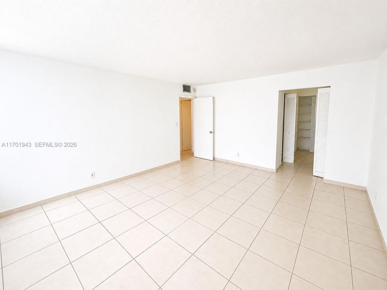 1825 S Ocean Dr, Unit 401, Hallandale Beach, FL 33009 Photo