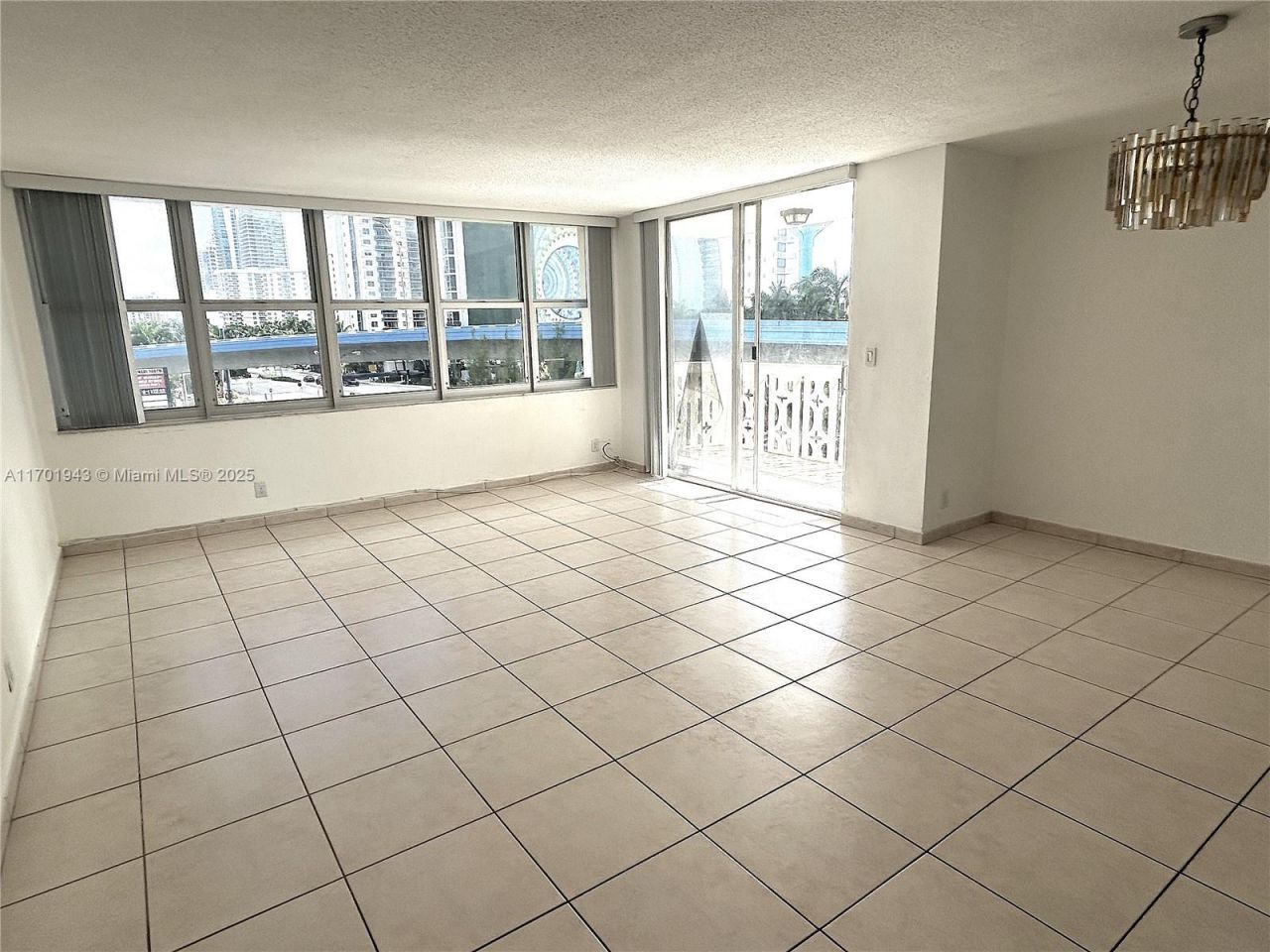 1825 S Ocean Dr, Unit 401, Hallandale Beach, FL 33009 Photo