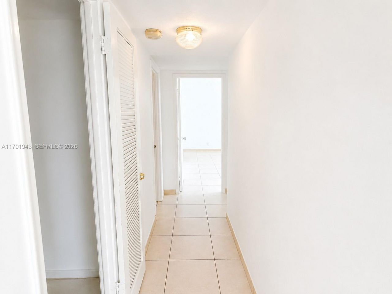 1825 S Ocean Dr, Unit 401, Hallandale Beach, FL 33009 Photo