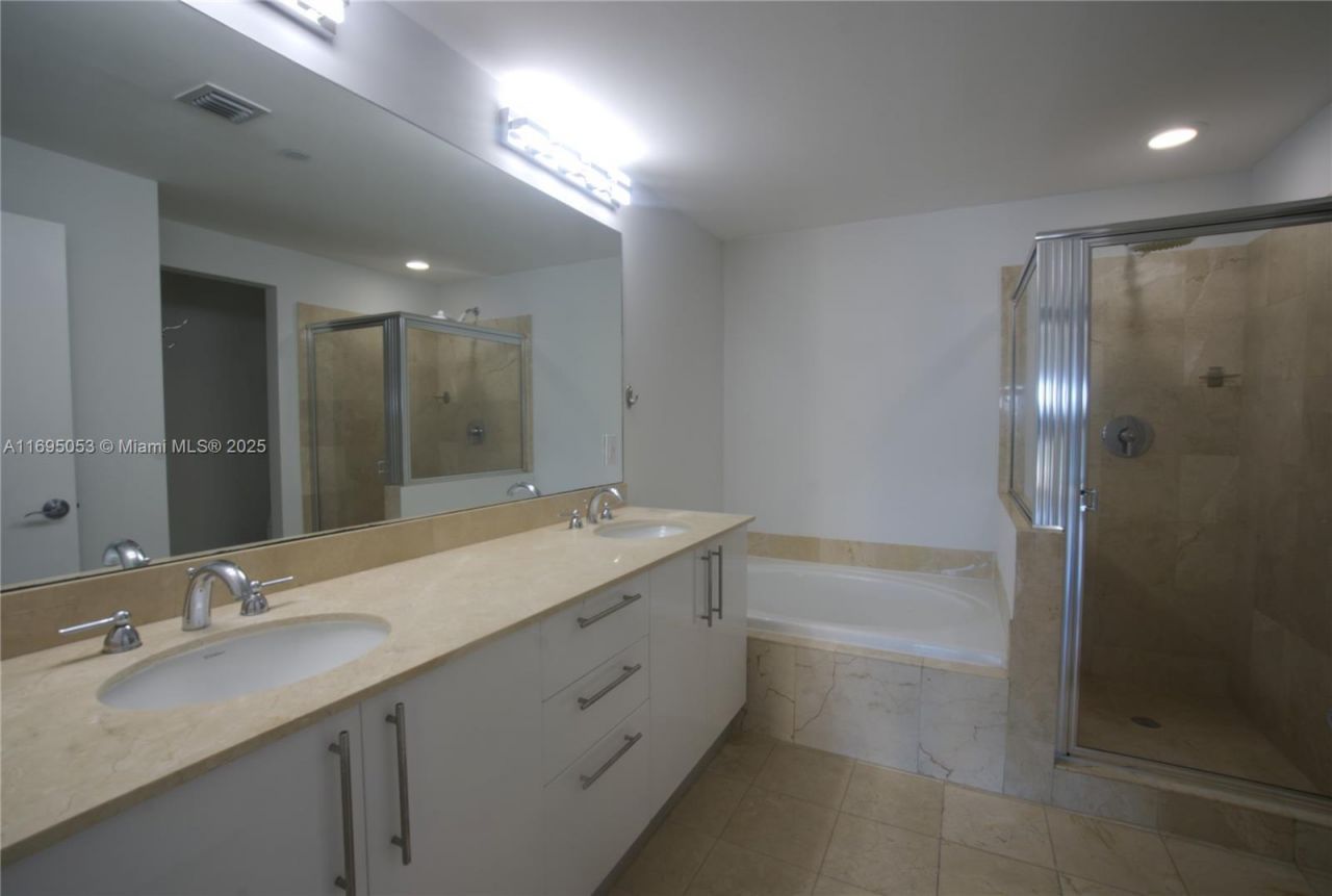 3330 NE 190th St, Unit 1316, Aventura, FL 33180 Photo