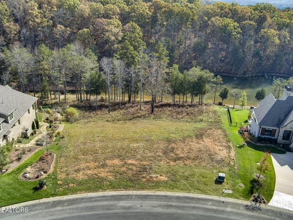 292 Beckets Way, Lenoir City, TN 37772