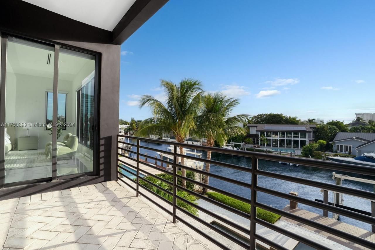 2040 NE 121st Rd, North Miami, FL 33181 Photo