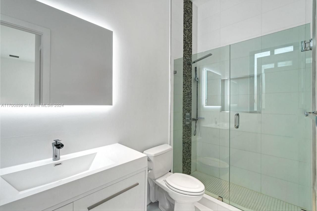 2040 NE 121st Rd, North Miami, FL 33181 Photo