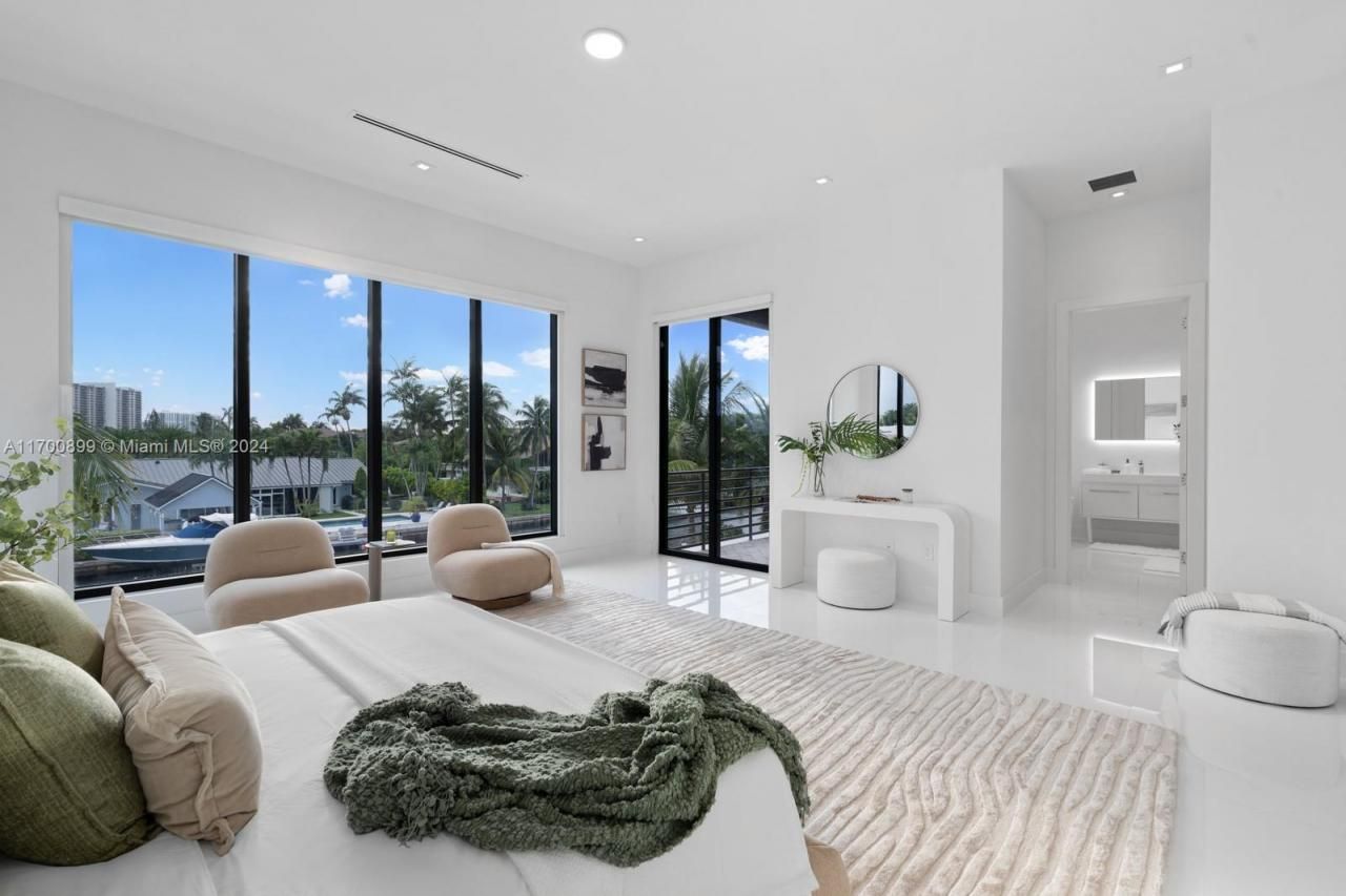 2040 NE 121st Rd, North Miami, FL 33181 Photo