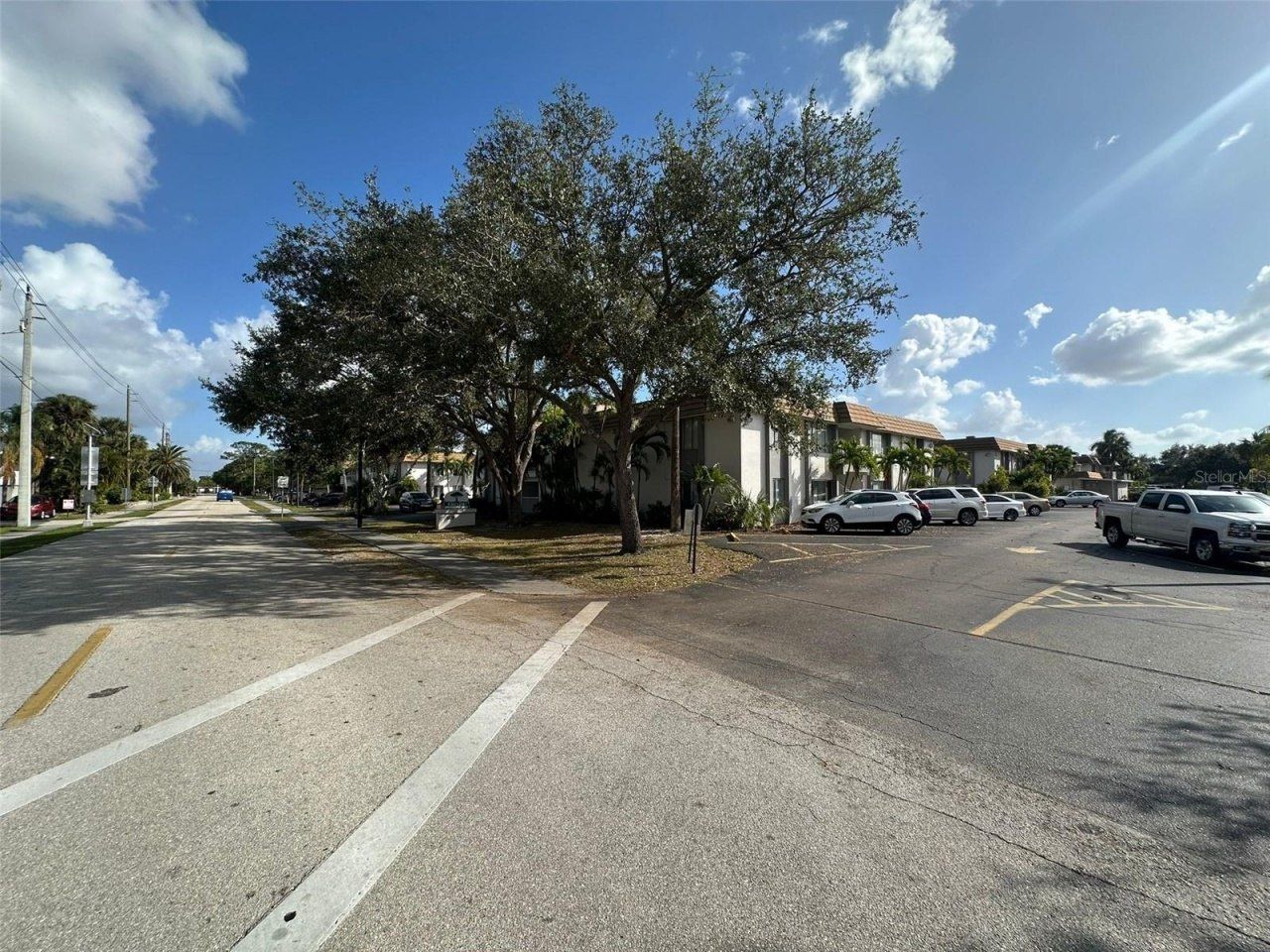 1830 Maravilla Avenue, Unit 413, Fort Myers, FL 33901 Photo