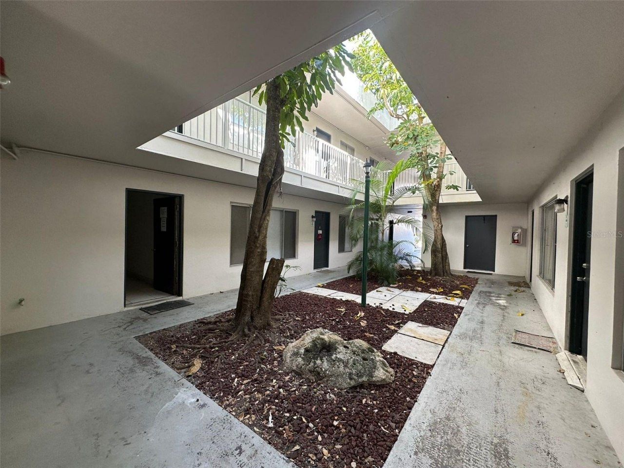 1830 Maravilla Avenue, Unit 413, Fort Myers, FL 33901 Photo