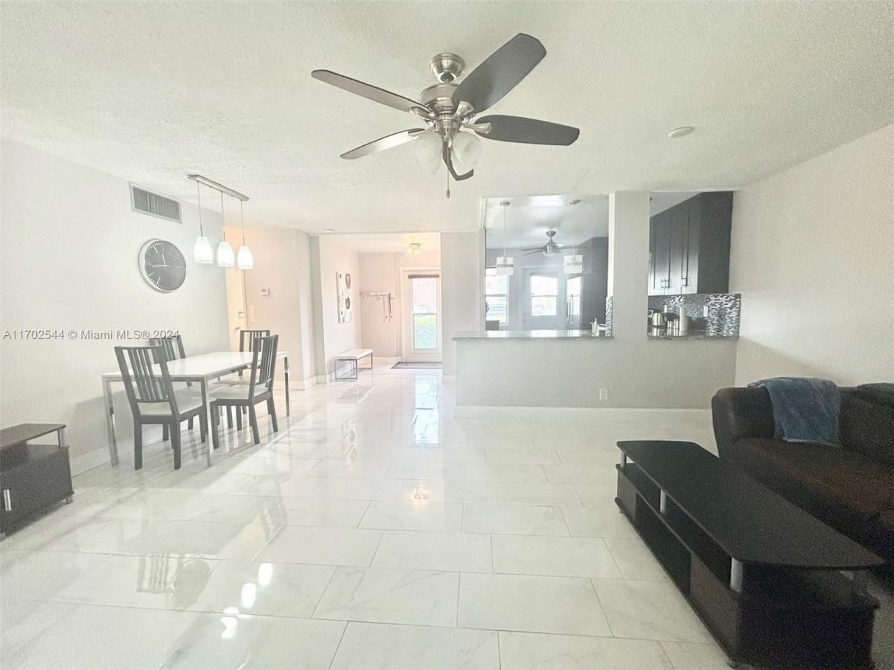 1445 Atlantic Shores Blvd, Unit 102, Hallandale Beach, FL 33009 Photo