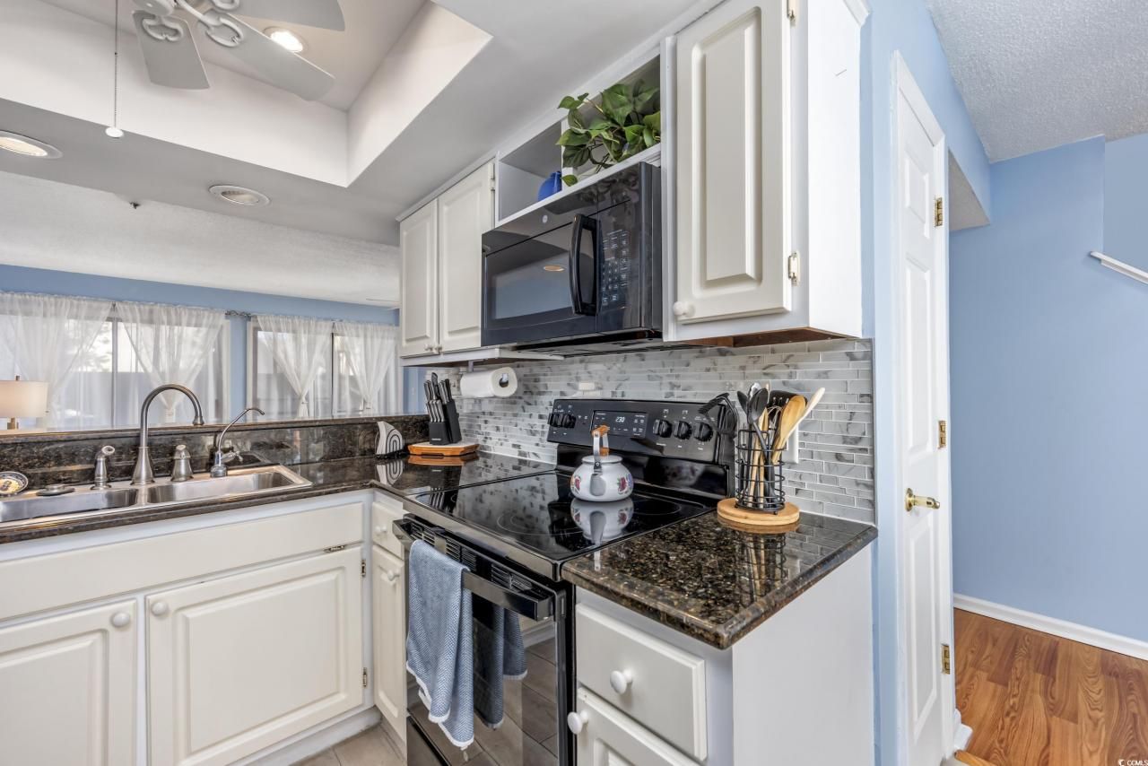 86 Shadow Moss Pl. Photo 13