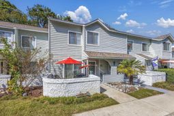 86 Shadow Moss Pl. photo 4