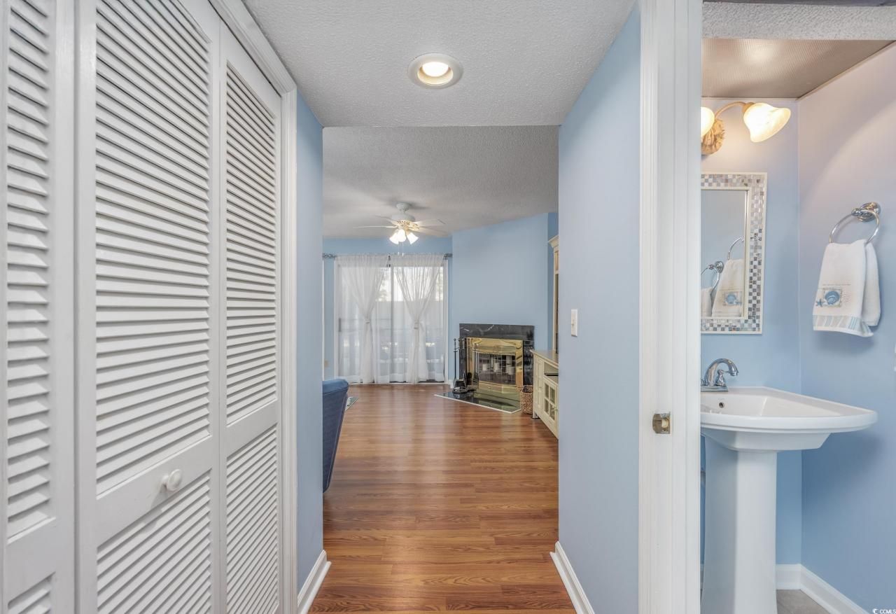 86 Shadow Moss Pl. Photo 9