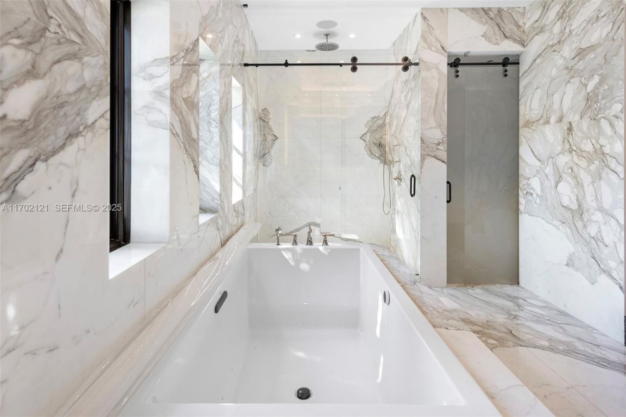 49 Palm Ave, Miami Beach, FL 33139 Photo