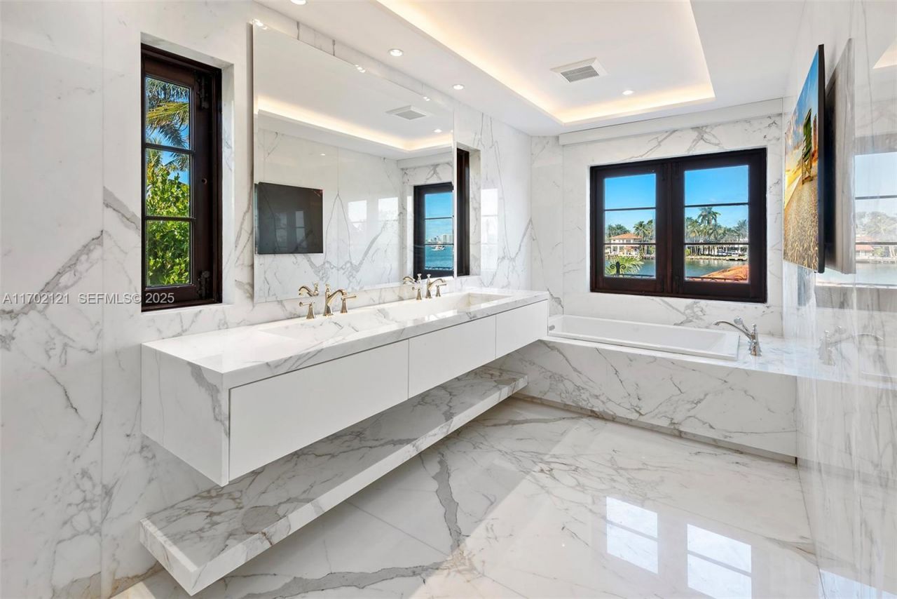 49 Palm Ave, Miami Beach, FL 33139 Photo