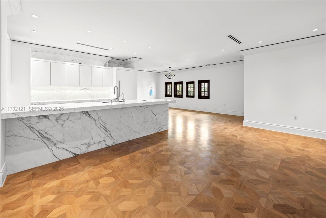 49 Palm Ave, Miami Beach, FL 33139 Photo