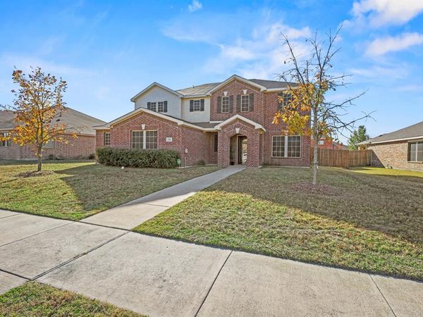 728 Jewelflower Drive, DeSoto, TX 75115