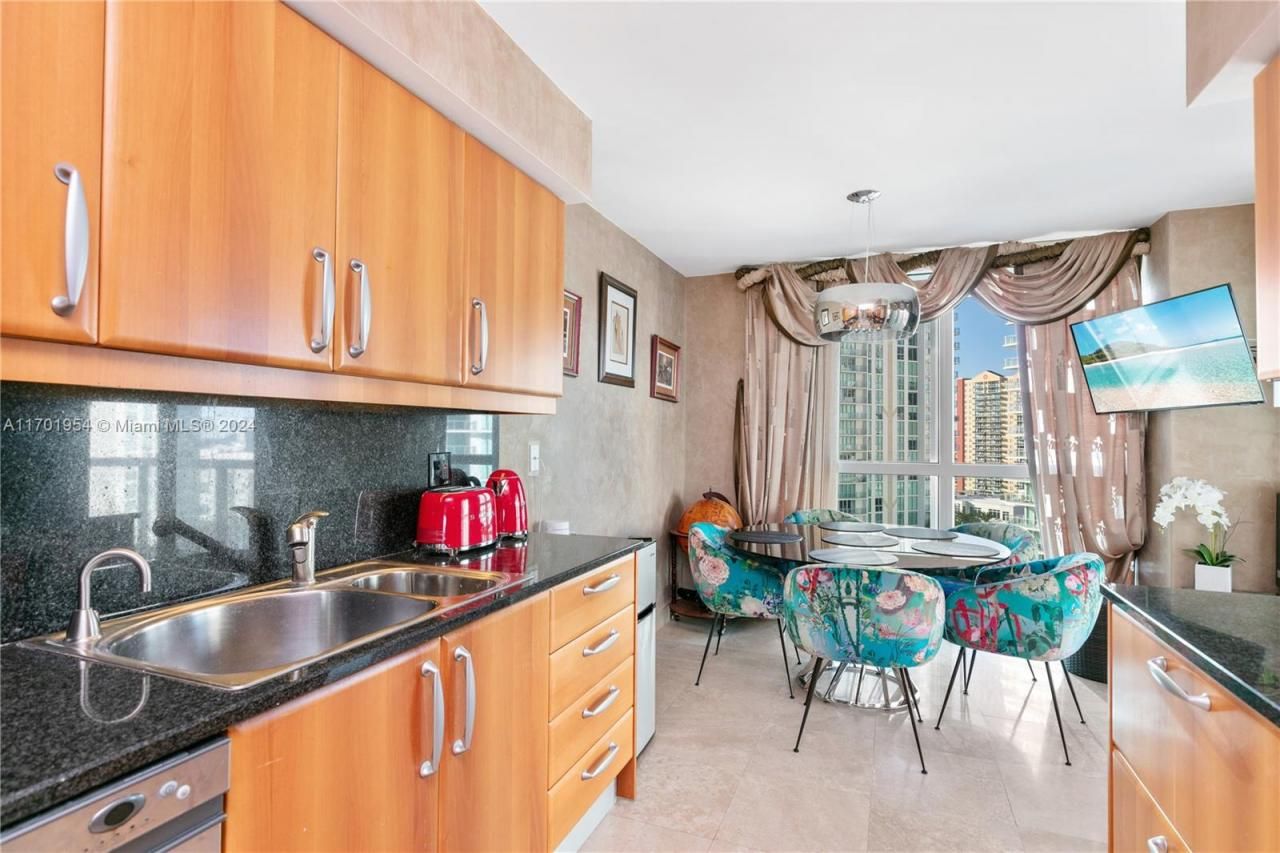 16500 Collins Ave, Unit 1451, Sunny Isles Beach, FL 33160 Photo