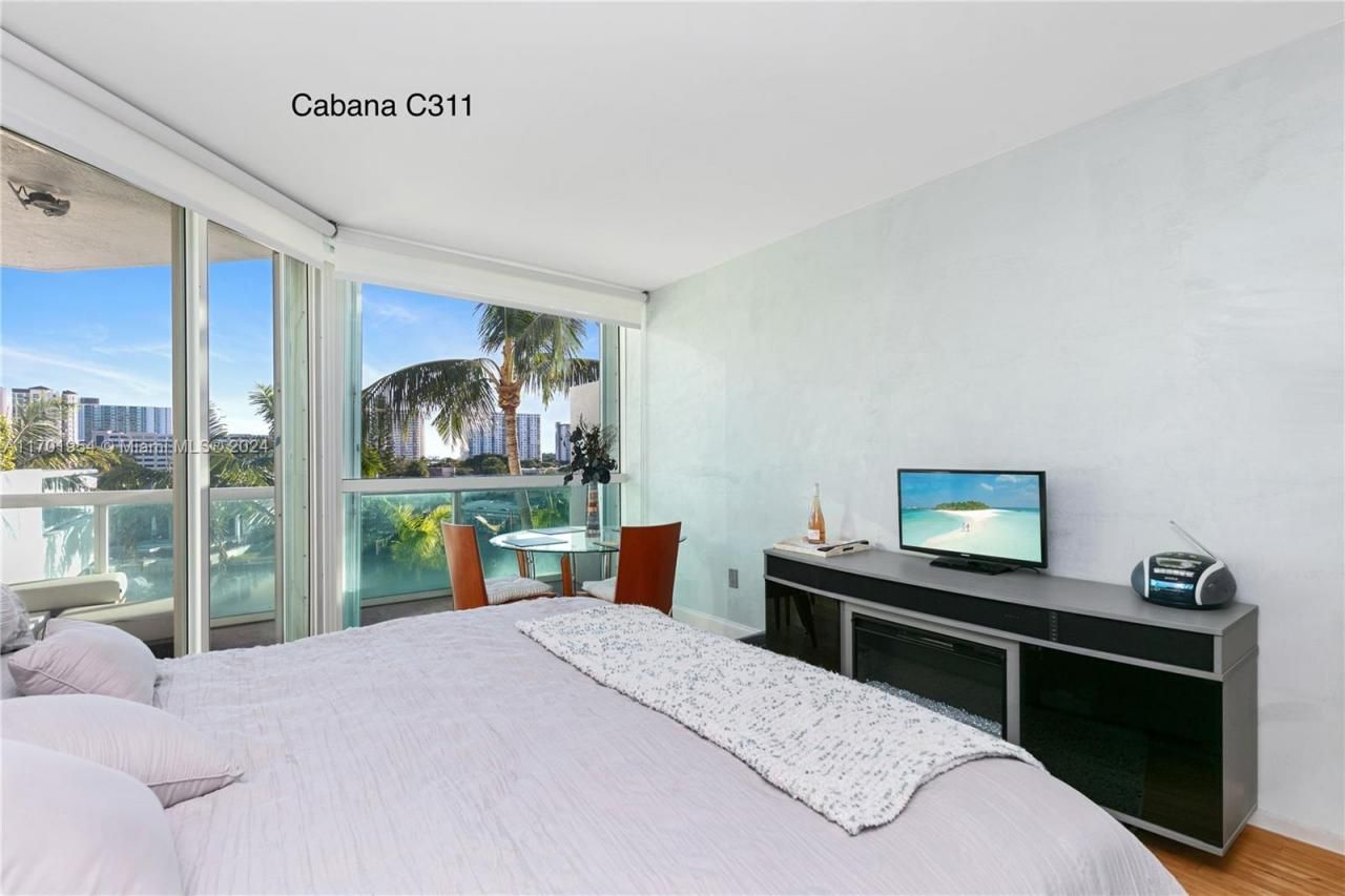 16500 Collins Ave, Unit 1451, Sunny Isles Beach, FL 33160 Photo