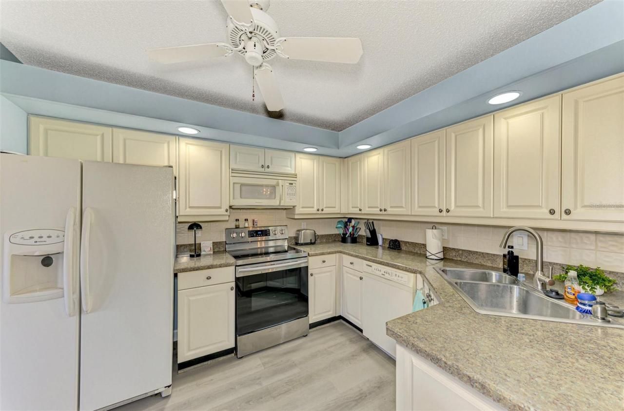5761 Avista Drive, Unit 5761, Sarasota, FL 34243 Photo