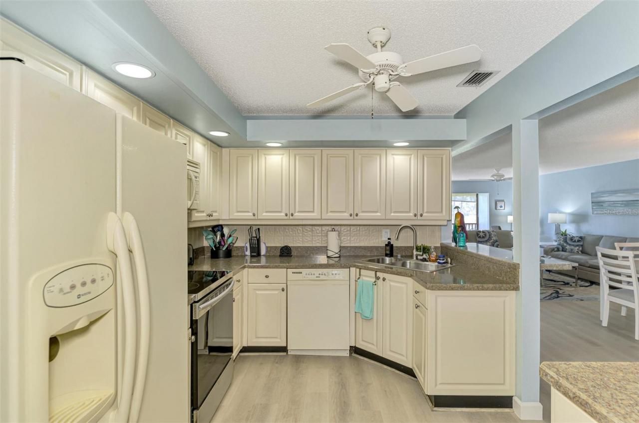 5761 Avista Drive, Unit 5761, Sarasota, FL 34243 Photo