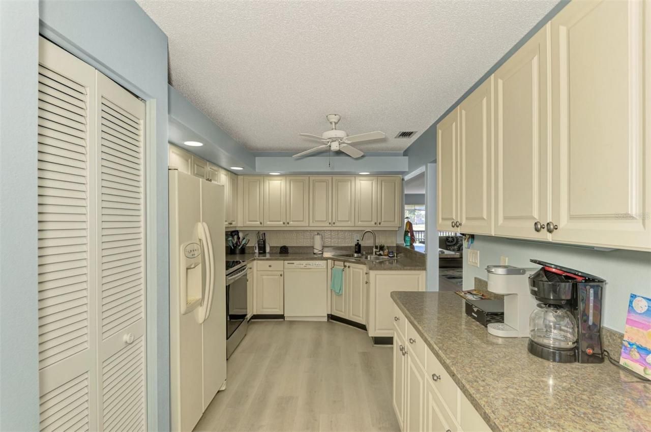 5761 Avista Drive, Unit 5761, Sarasota, FL 34243 Photo