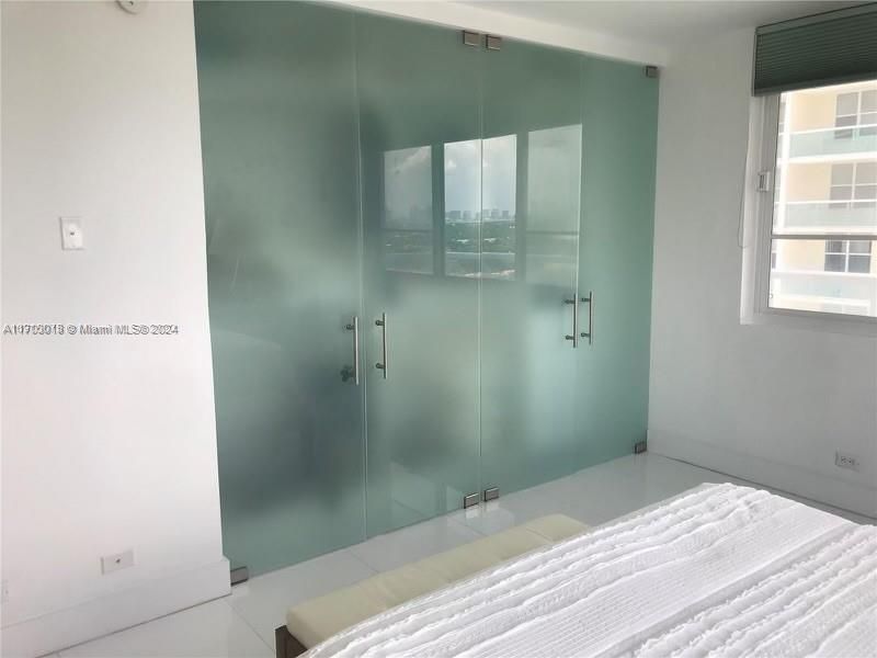 5005 Collins Ave, Unit 1108, Miami Beach, FL 33140 Photo