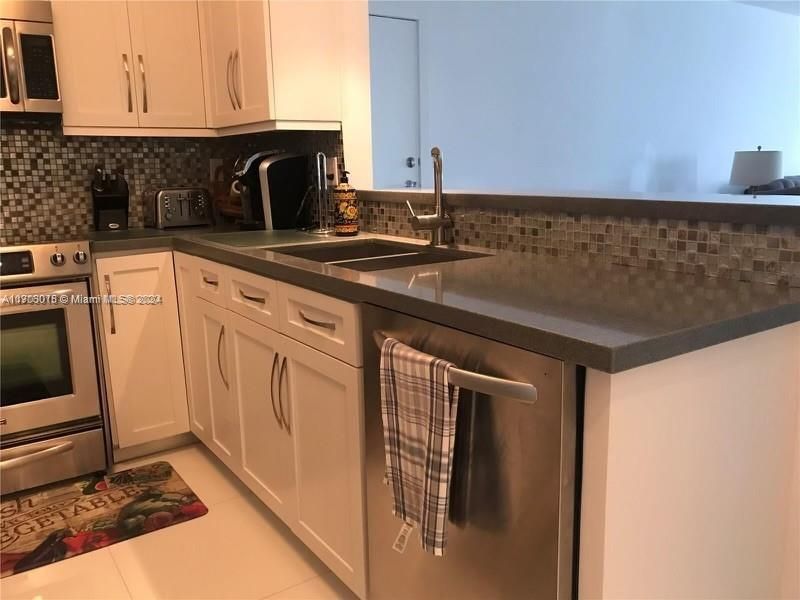 5005 Collins Ave, Unit 1108, Miami Beach, FL 33140 Photo