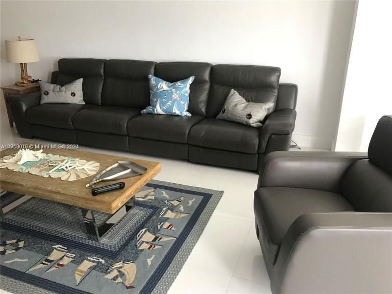 5005 Collins Ave, Unit 1108, Miami Beach, FL 33140 Photo