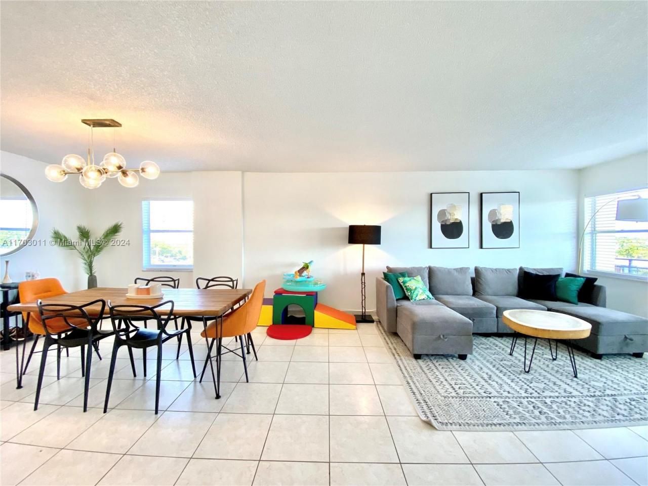 401 Golden Isles Dr, Unit 505, Hallandale Beach, FL 33009 Photo