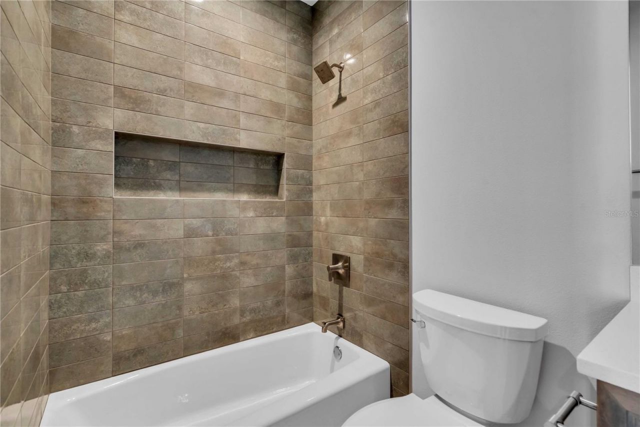 1018 Blue Shell Loop, Sarasota, FL 34240 Photo