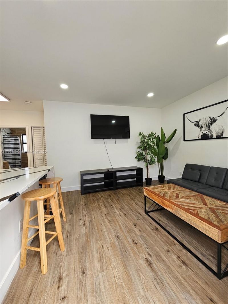 1946 Pierce St, Unit 3, Hollywood, FL 33020 Photo