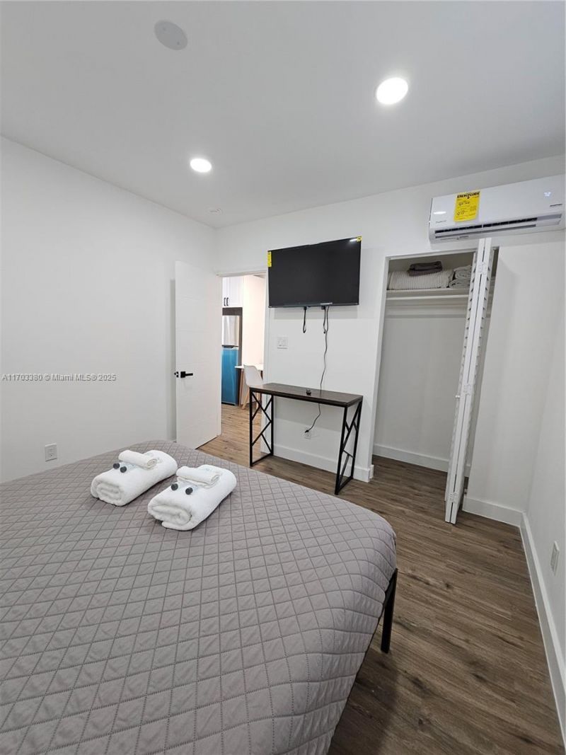 1946 Pierce St, Unit 3, Hollywood, FL 33020 Photo