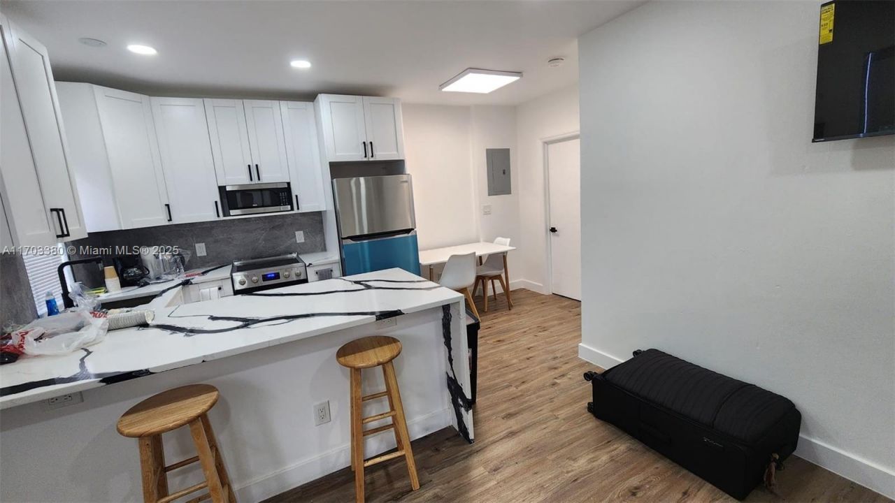 1946 Pierce St, Unit 3, Hollywood, FL 33020 Photo