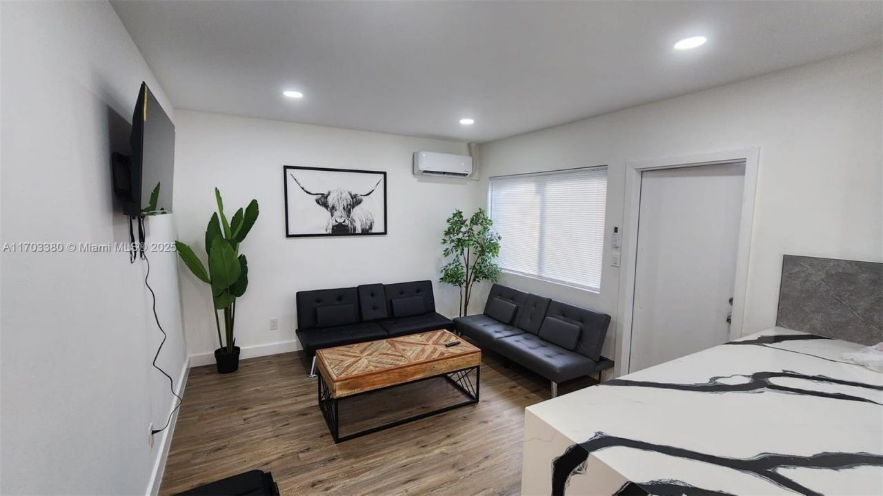 1946 Pierce St, Unit 3, Hollywood, FL 33020 Photo