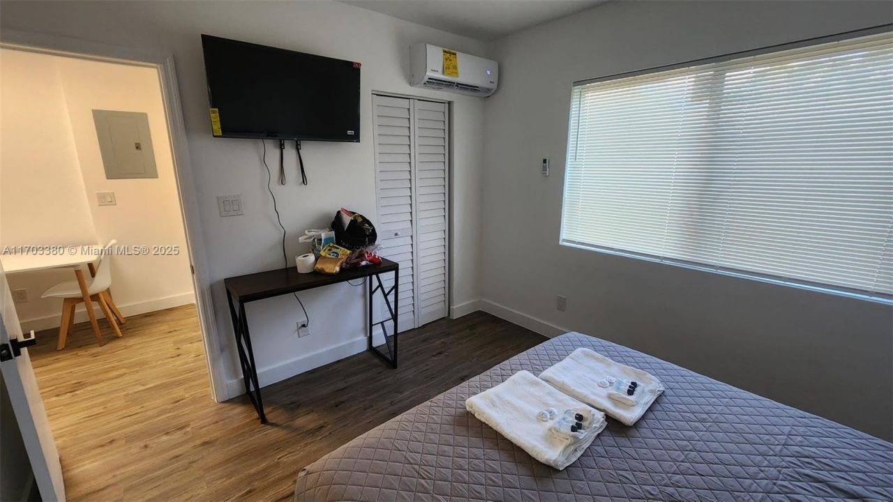 1946 Pierce St, Unit 3, Hollywood, FL 33020 Photo