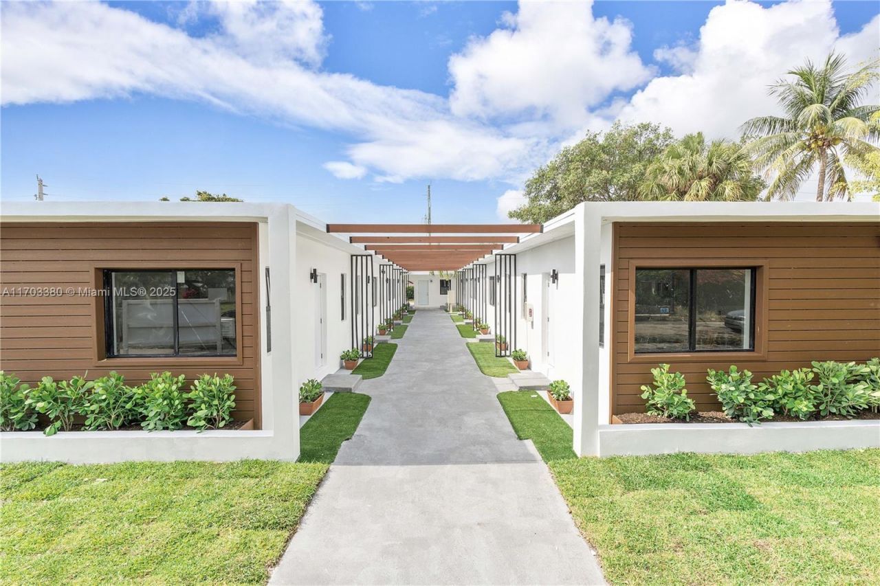 1946 Pierce St, Unit 3, Hollywood, FL 33020 Photo