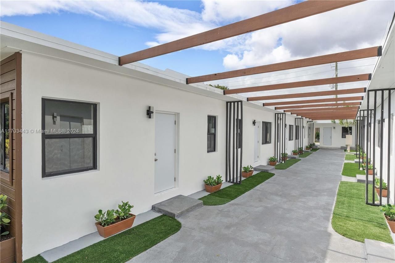 1946 Pierce St, Unit 1, Hollywood, FL 33020 Photo