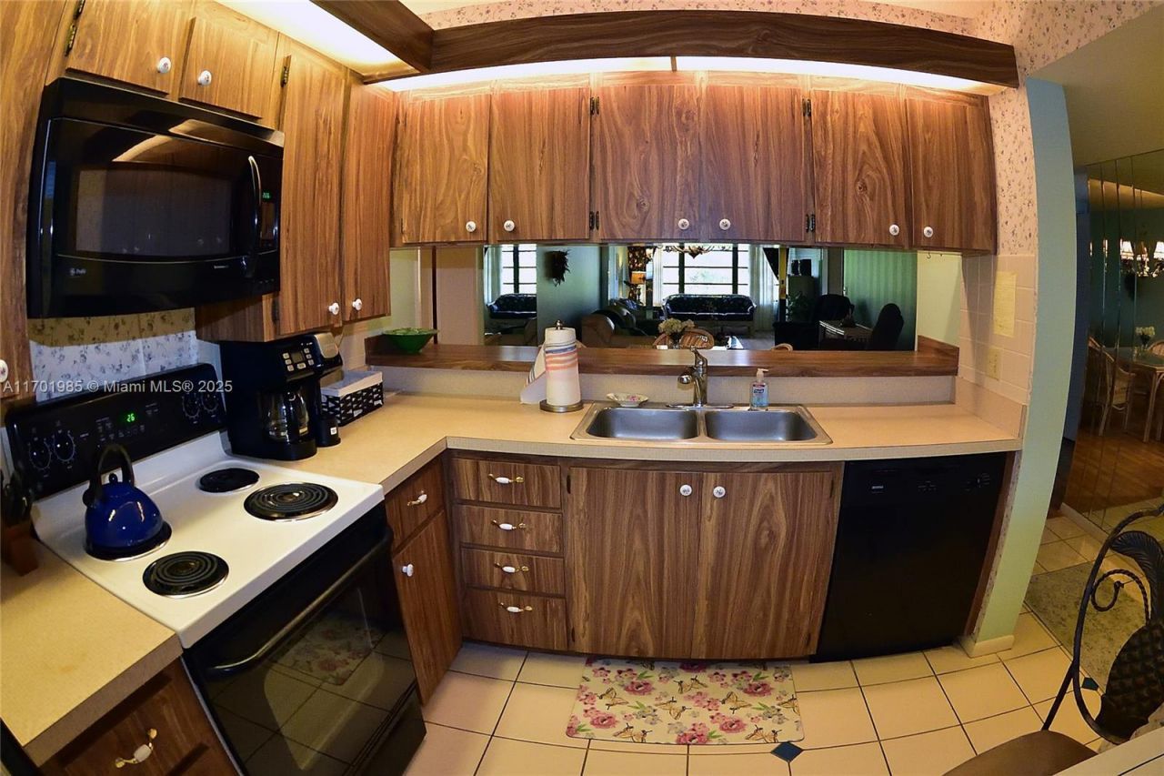 6085 Balboa Cir, Unit 402, Boca Raton, FL 33433 Photo