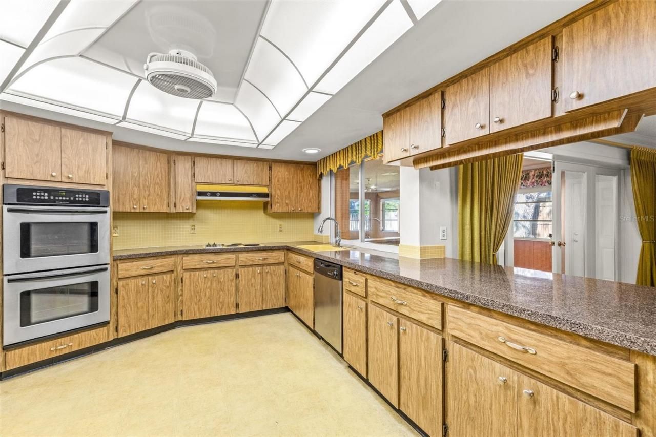 1116 N Riverhills Drive, Temple Terrace, FL 33617 Photo