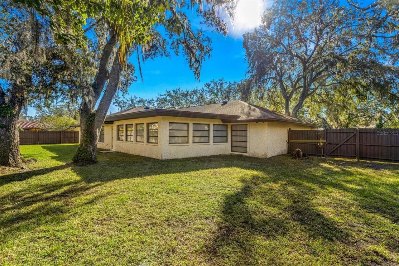 1116 N Riverhills Drive, Temple Terrace, FL 33617 Photo