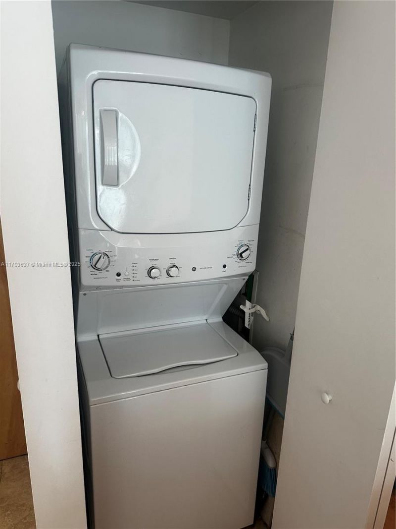 350 S Miami Ave, Unit 1704, Miami, FL 33130 Photo