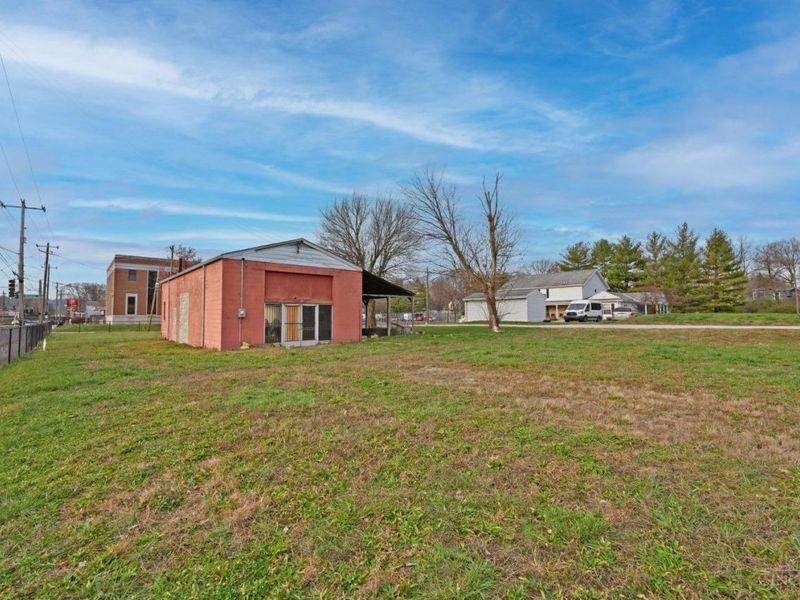 206 E Galbraith Road, Cincinnati, OH 45216 Photo 2