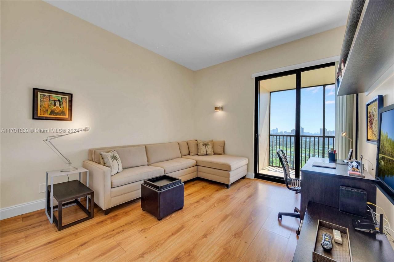 20379 W Country Club Dr, Unit PH-36, Aventura, FL 33180 Photo