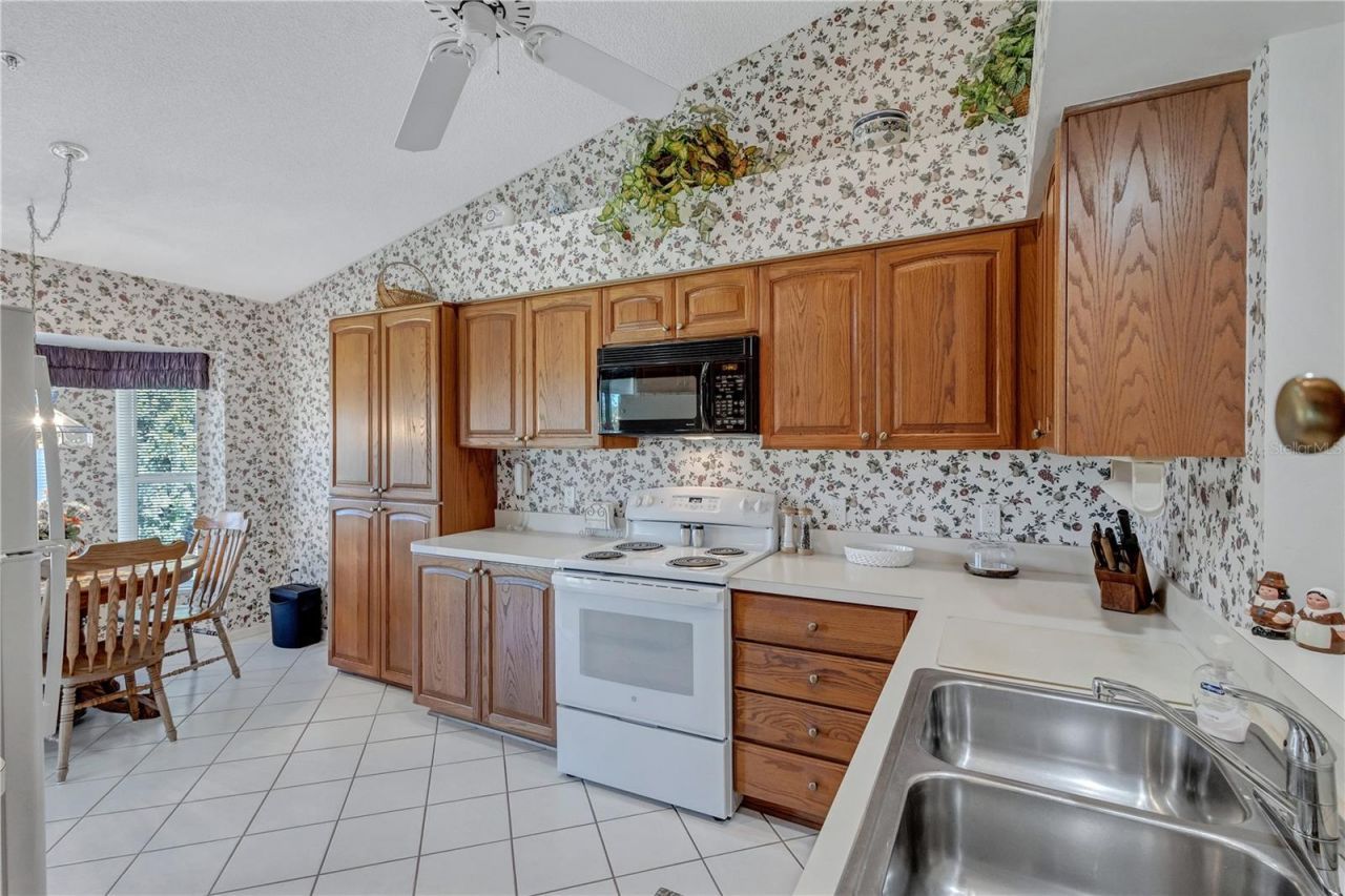 6713 Stone River Road, Unit 205, Bradenton, FL 34203 Photo