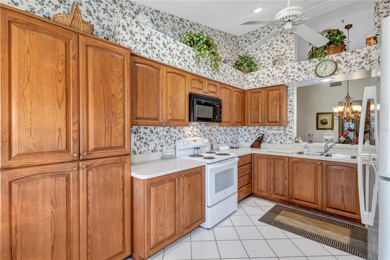 6713 Stone River Road, Unit 205, Bradenton, FL 34203 Photo