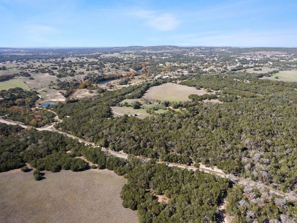 815 Holder LN, Dripping Springs, TX 78620