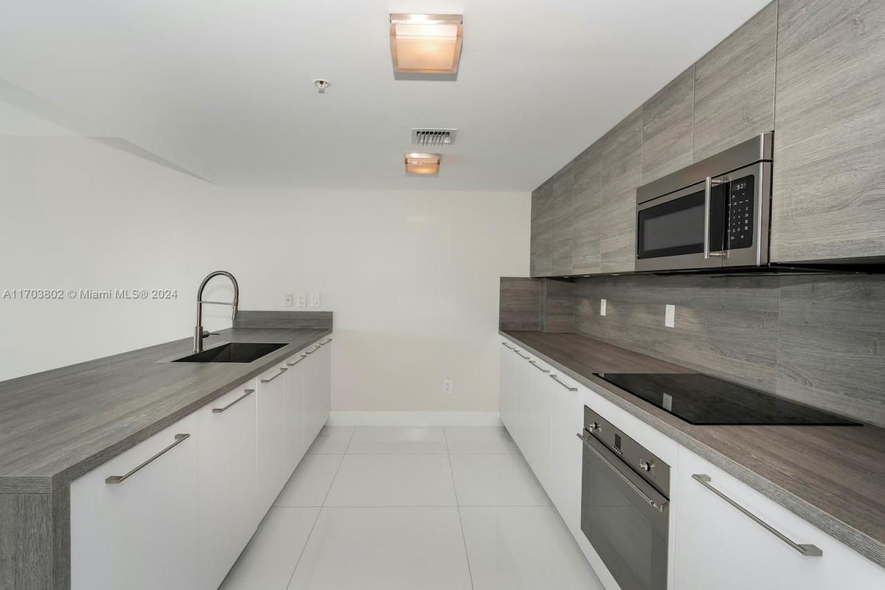 400 Sunny Isles Blvd, Unit 919, Sunny Isles Beach, FL 33160 Photo