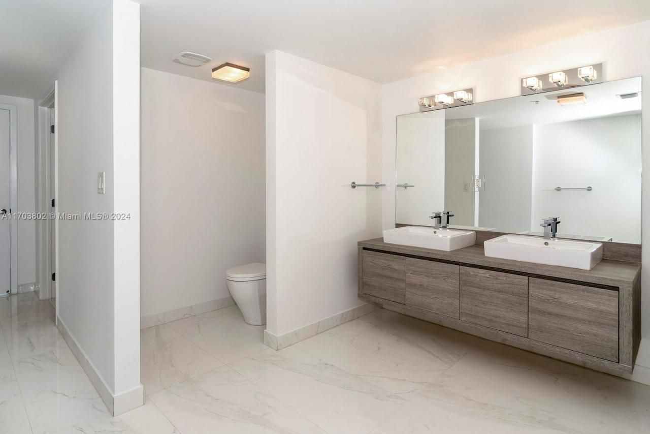 400 Sunny Isles Blvd, Unit 919, Sunny Isles Beach, FL 33160 Photo