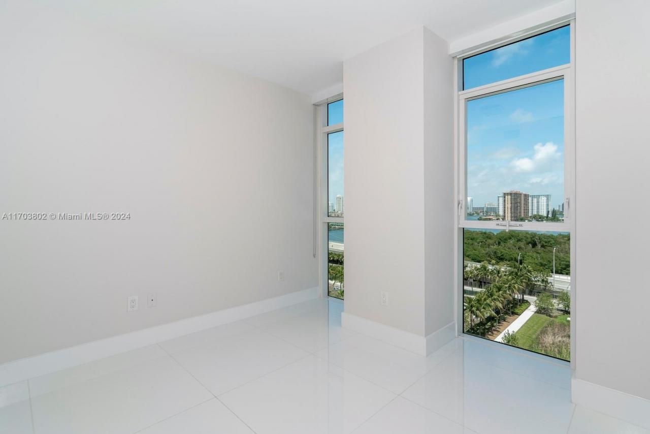 400 Sunny Isles Blvd, Unit 919, Sunny Isles Beach, FL 33160 Photo