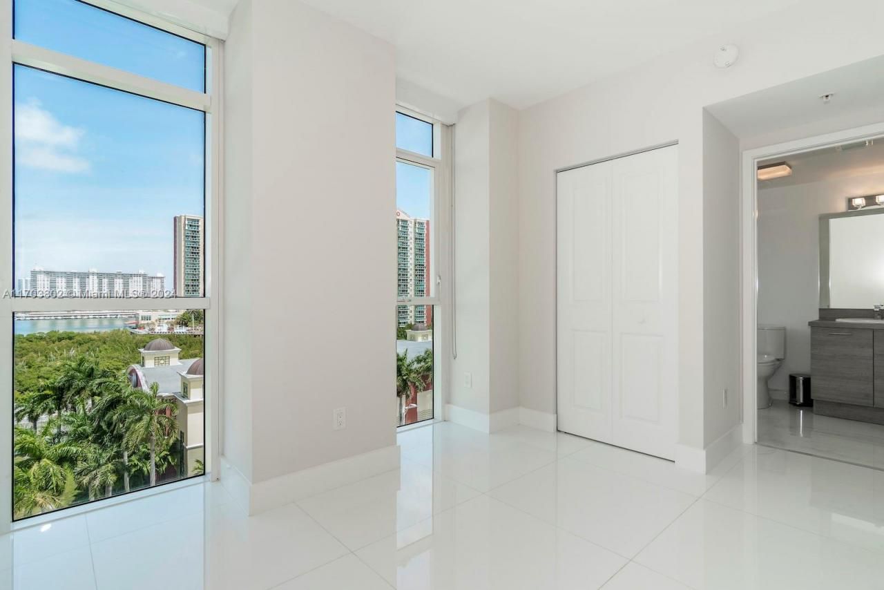 400 Sunny Isles Blvd, Unit 919, Sunny Isles Beach, FL 33160 Photo