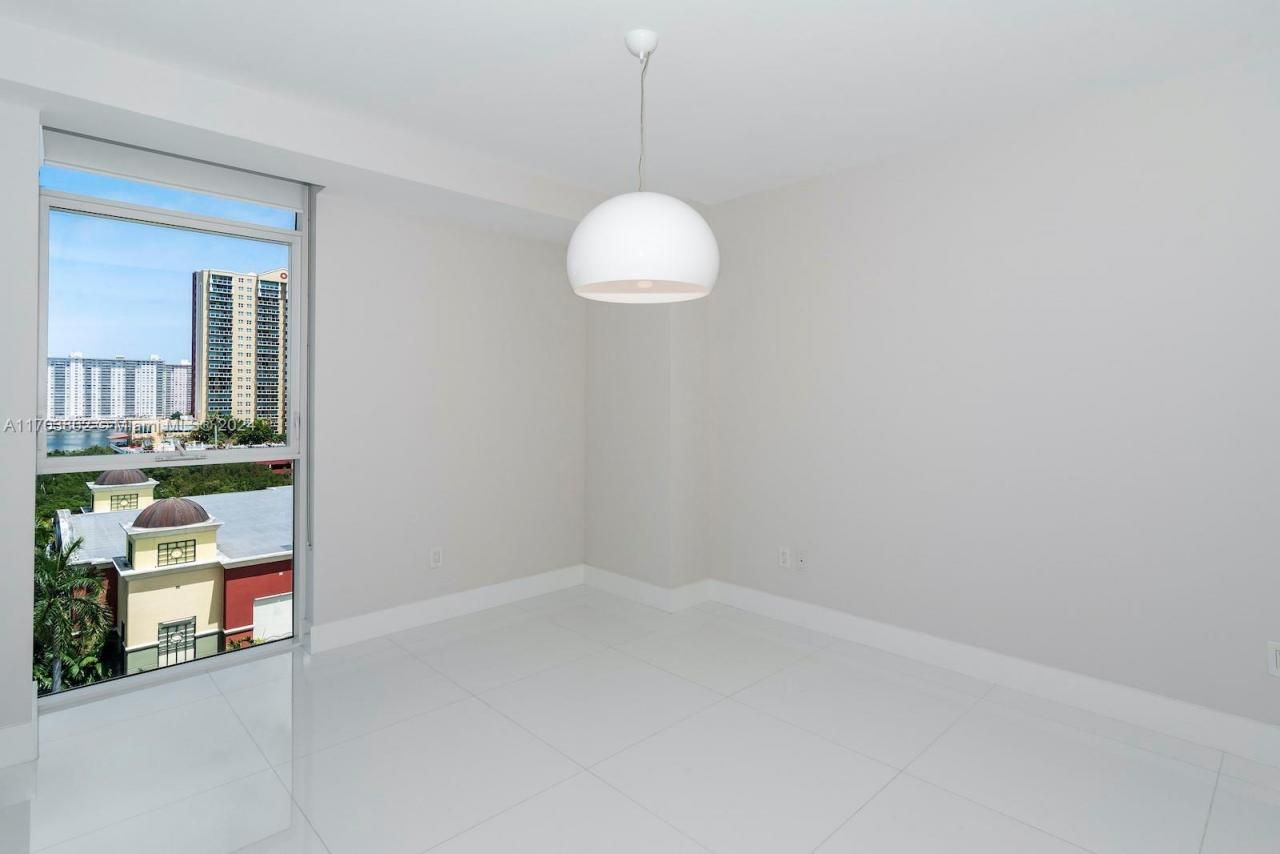 400 Sunny Isles Blvd, Unit 919, Sunny Isles Beach, FL 33160 Photo