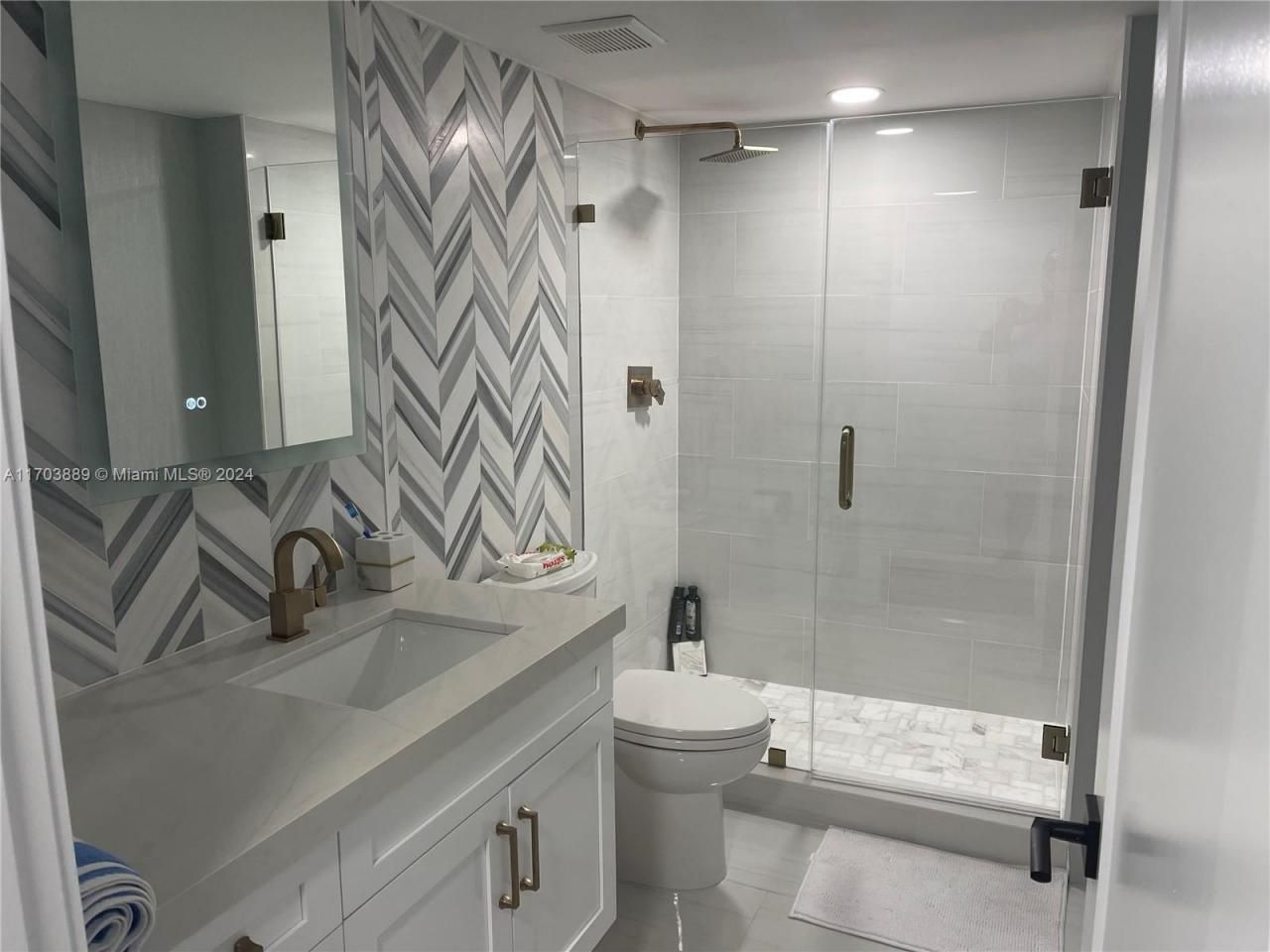 2555 Collins Ave, Unit 1409, Miami Beach, FL 33140 Photo